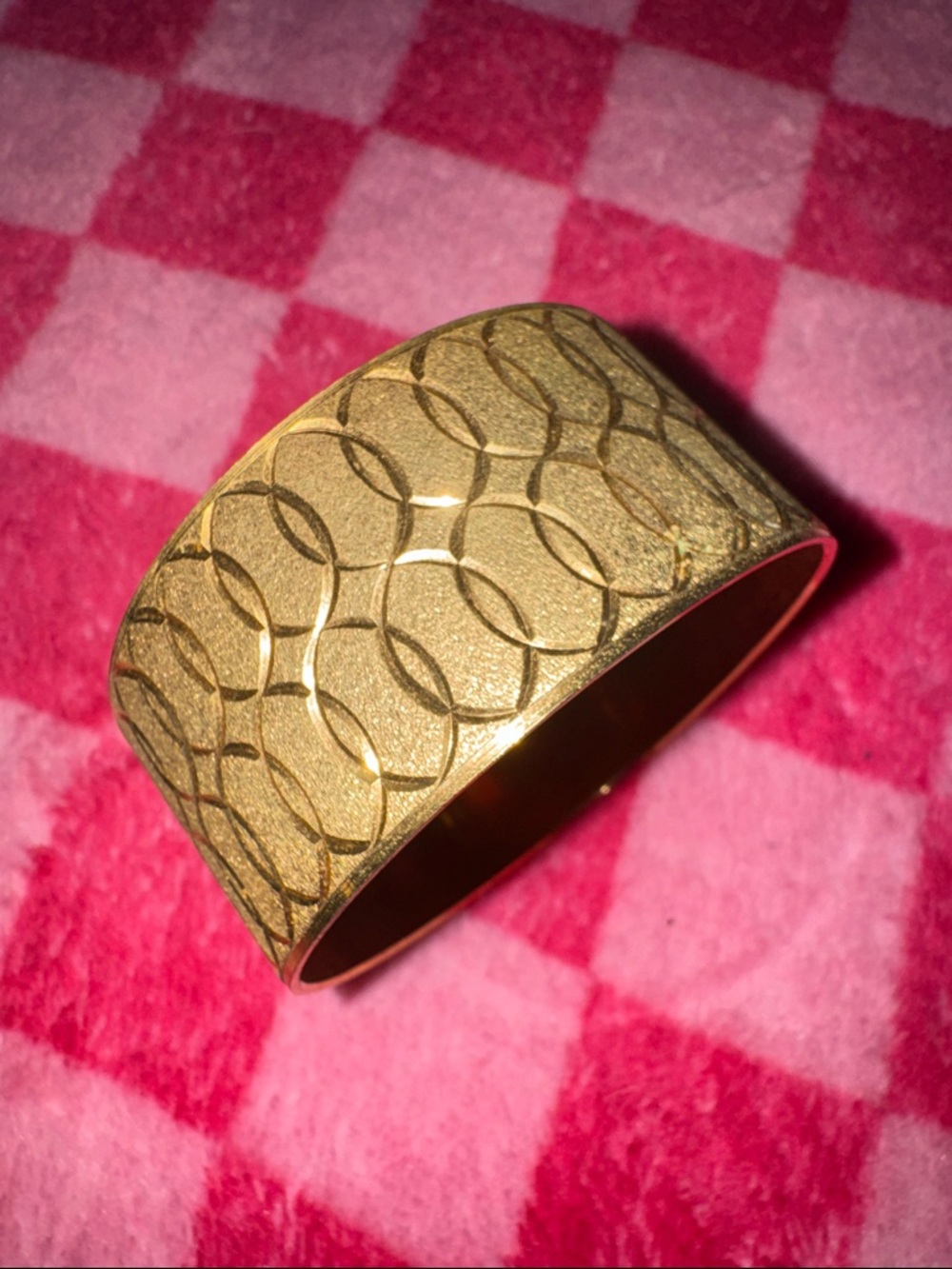 Vintage Gold-Tone Patterned Wide Bangle Bracelet - Elegant Women Jewelry